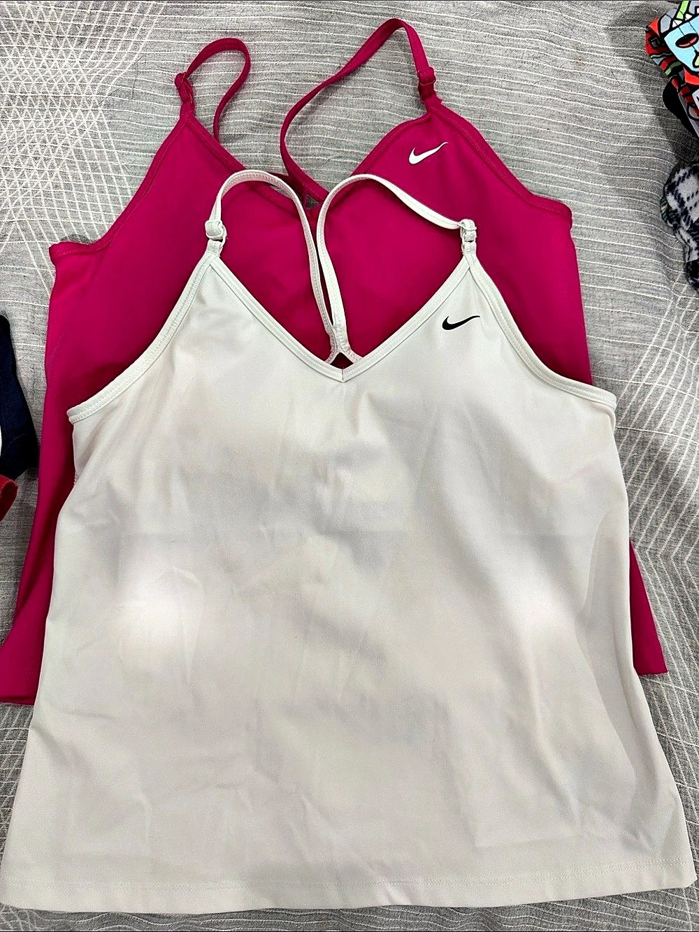 Set of 2 Nike Light-Support Built-In Bra Tank Top Pink & White medium